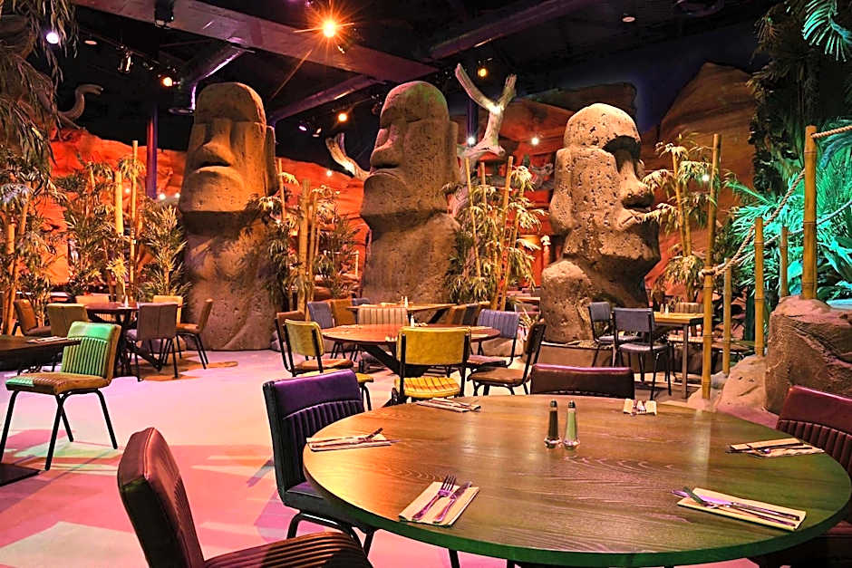 Hex Wildlife Hotel at Yorkshire Wildlife Park