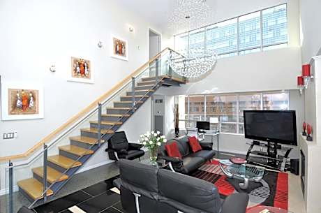 Deluxe Split Level Two Bedroom Penthouse