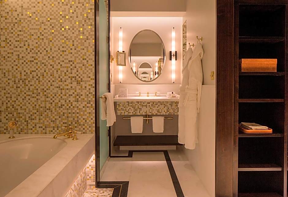 Four Seasons Hotel London at Ten Trinity Square