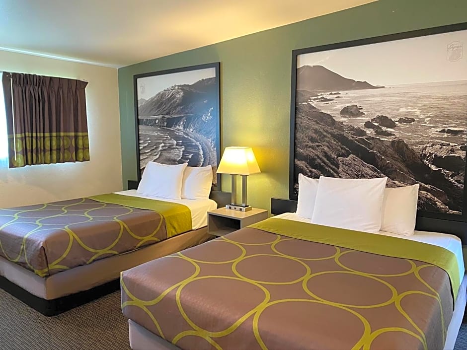 Super 8 by Wyndham Monterey