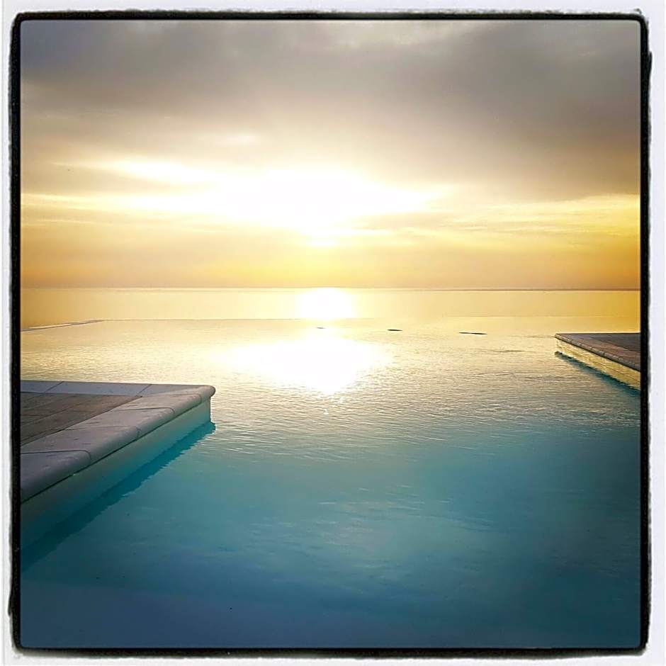 White Club Residence