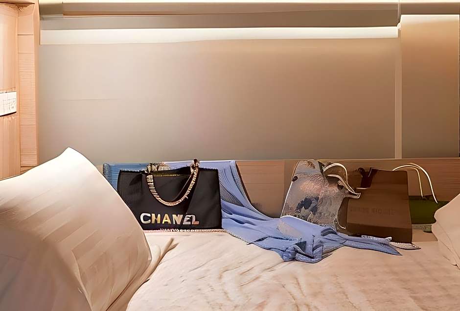 Kinnon Deluxe Hostel Coworking Cafe