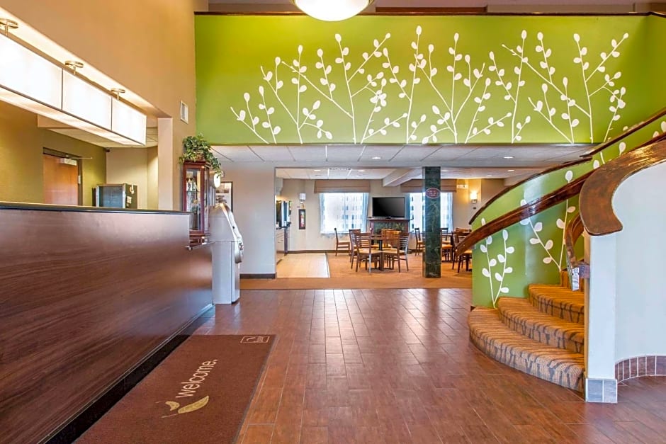 Sleep Inn & Suites Oregon - Toledo