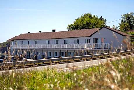 Superior Queen Room with 2 Queen Beds and Ocean View