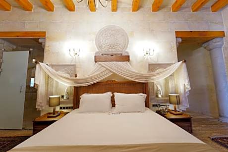 Queen Room with Balcony