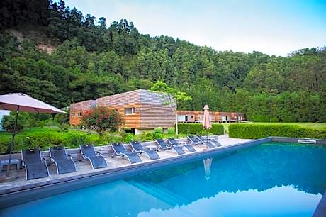 Furnas Lake Forest Living