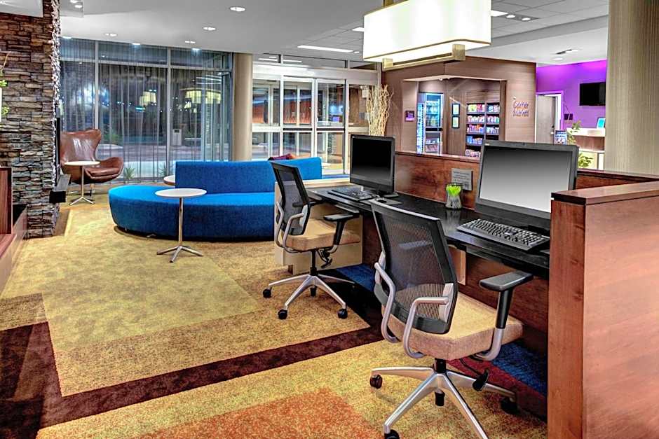 Fairfield Inn & Suites by Marriott Lansing at Eastwood