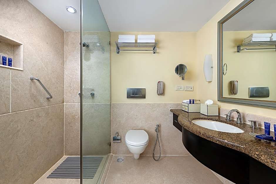 Vivanta Ernakulam, Marine Drive