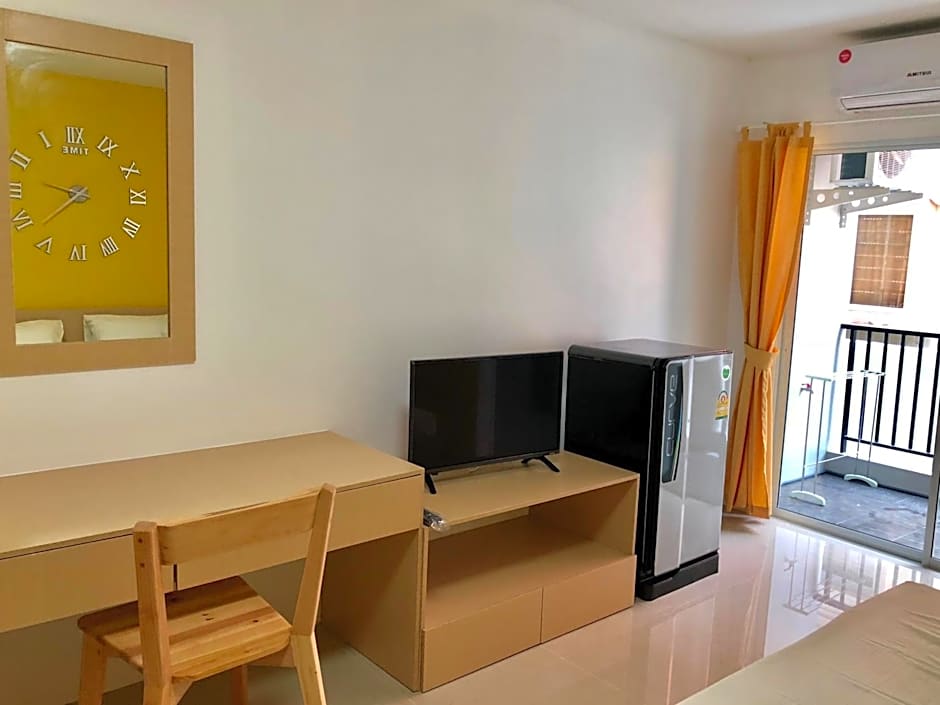 H12, The Stylish Apartment