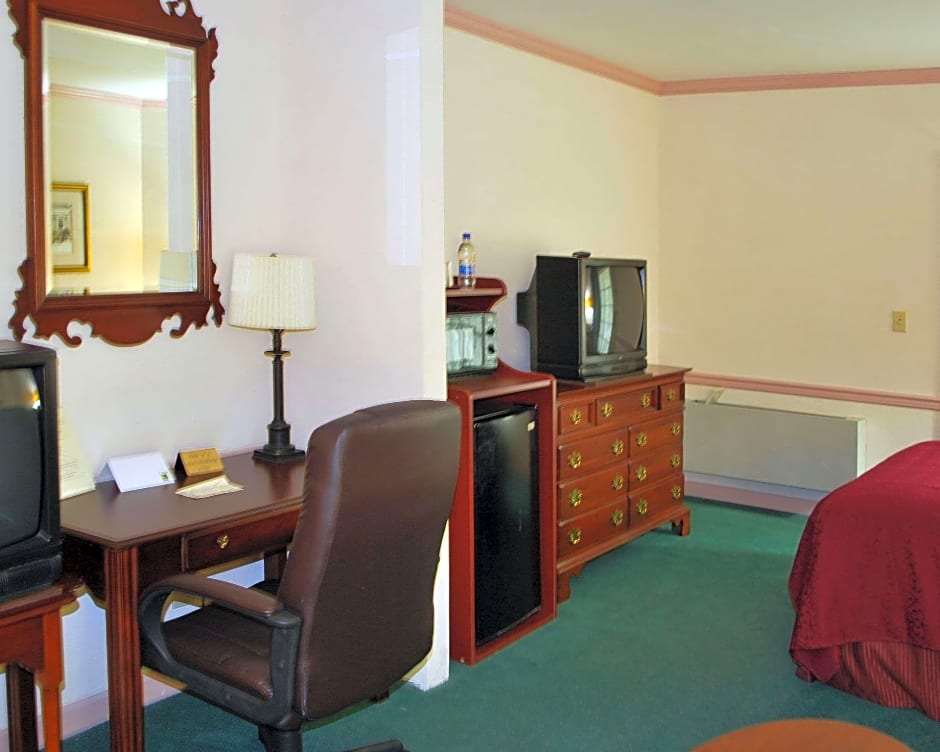 Rodeway Inn & Suites Lantern Lodge