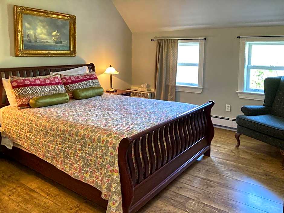 Lunenburg Arms Hotel