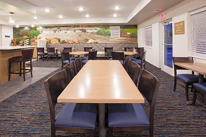 GrandStay Cannon Falls