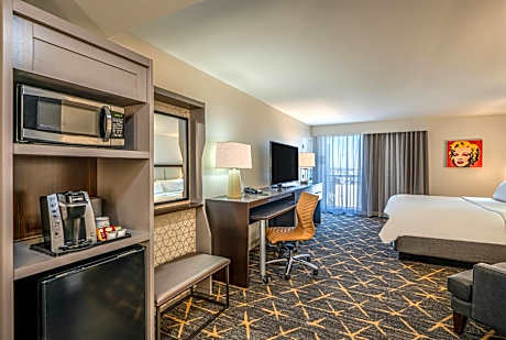 Premium King Room - Communications and Mobility Accessible