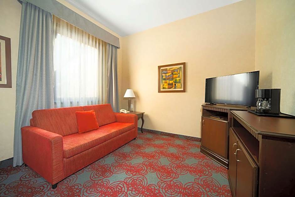 Hampton Inn By Hilton And Suites Mexico City