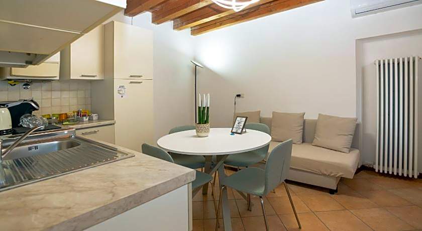 Giardino Giusti House & Court