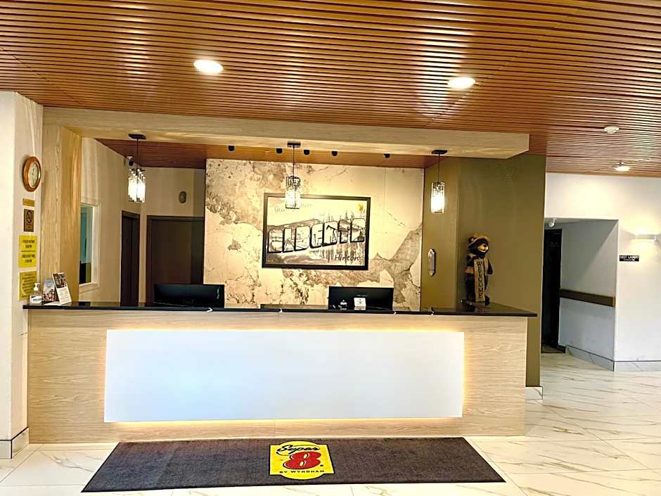 Super 8 by Wyndham Hinton