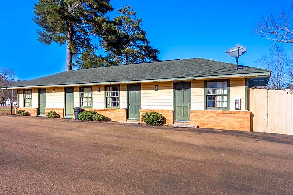 OYO Hotel Brookhaven MS Hwy 51 North