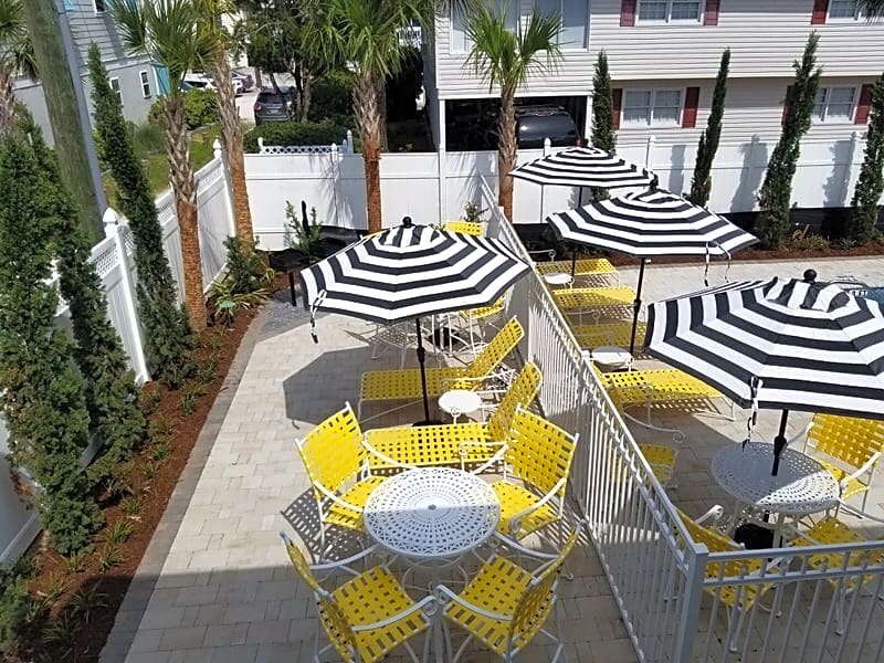 The Georgianne Inn & Suites