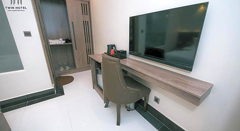 Twin Hotel