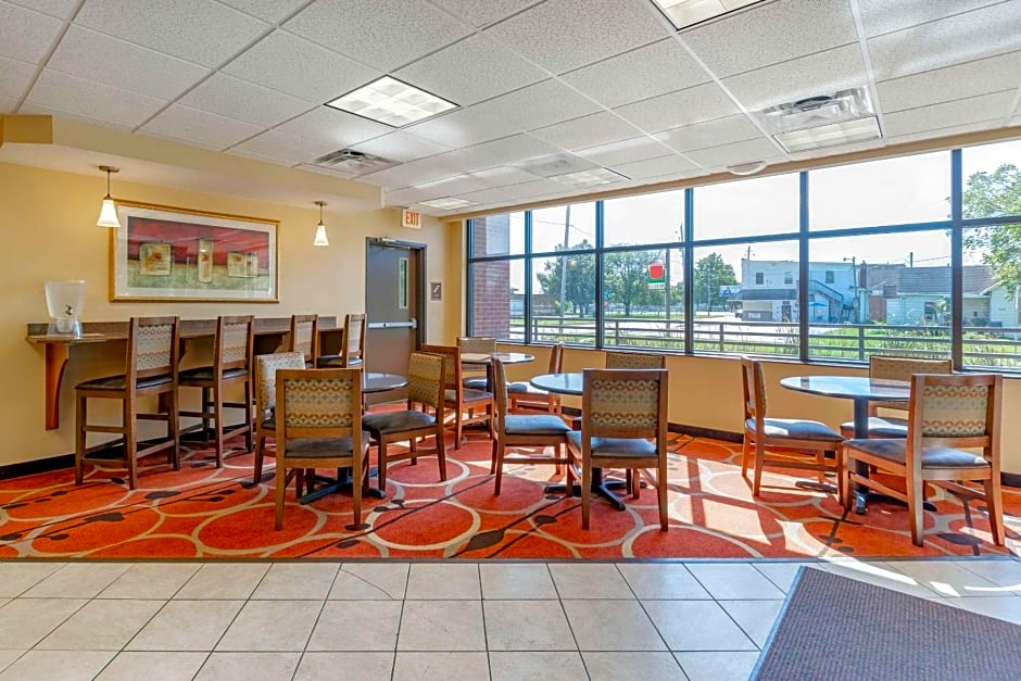 Econo Lodge Inn & Suites Fairgrounds