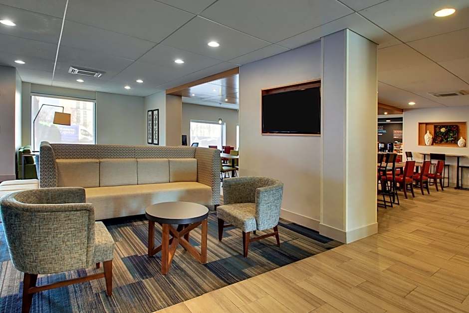 Holiday Inn Express Baltimore BWI Airport West By IHG