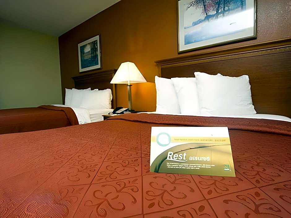 Quality Inn & Suites Kansas City I-435n Near Sports Complex