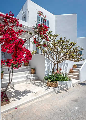 Anita Rooms & Suites Milos