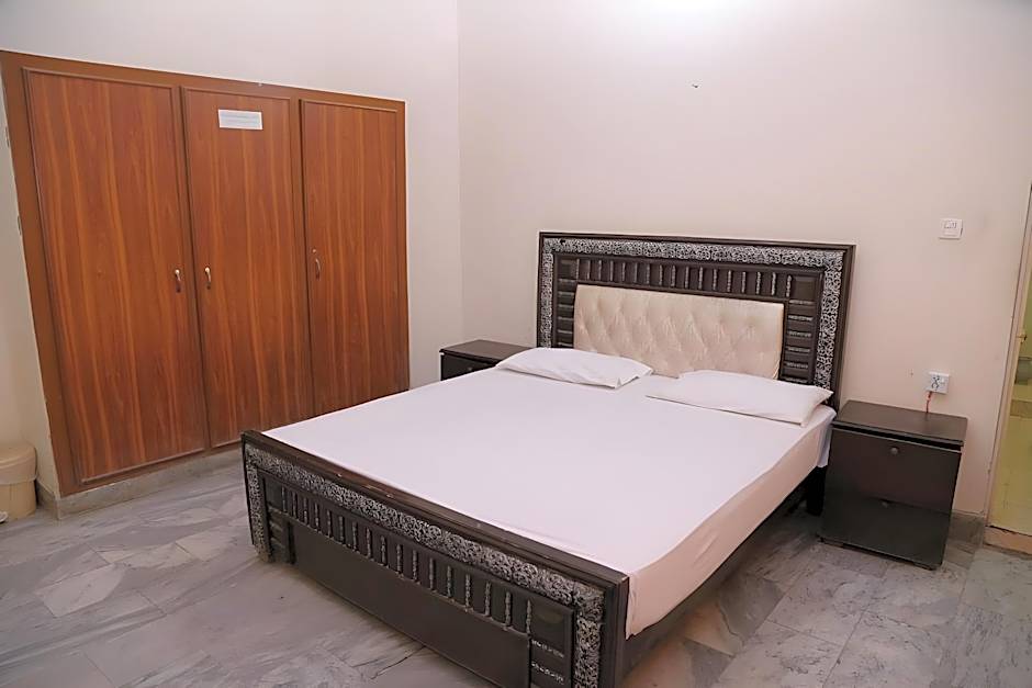 Hotel Sareena Residence