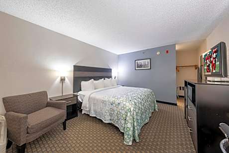 Standard King Room with Microwave & Refrigerator Non-Smoking