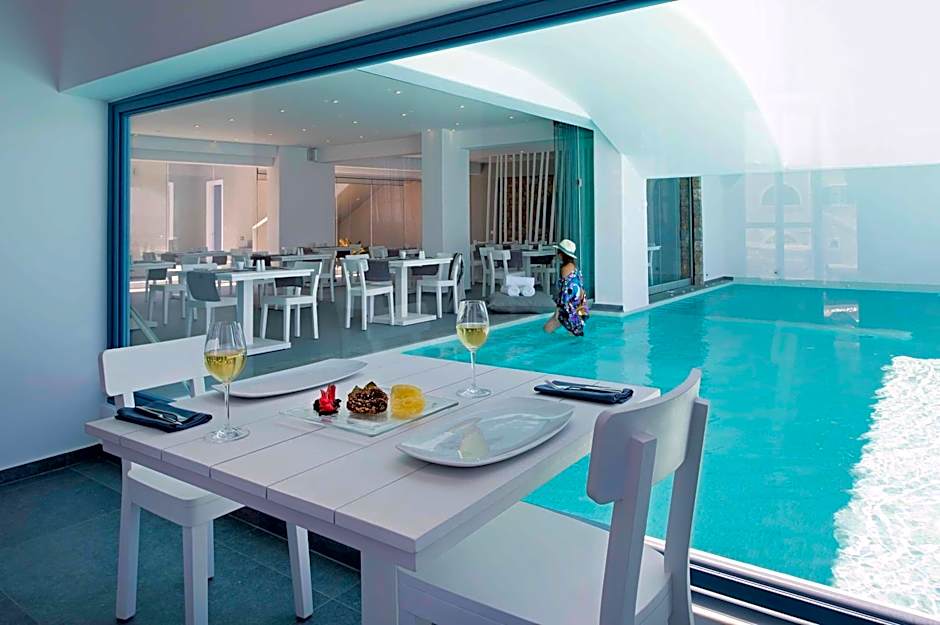 Acroterra Rosa Luxury Suites