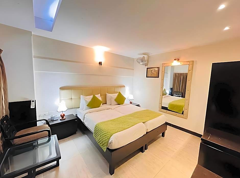 Hotel Anand Retreat Kaushambhi, Ghaziabad