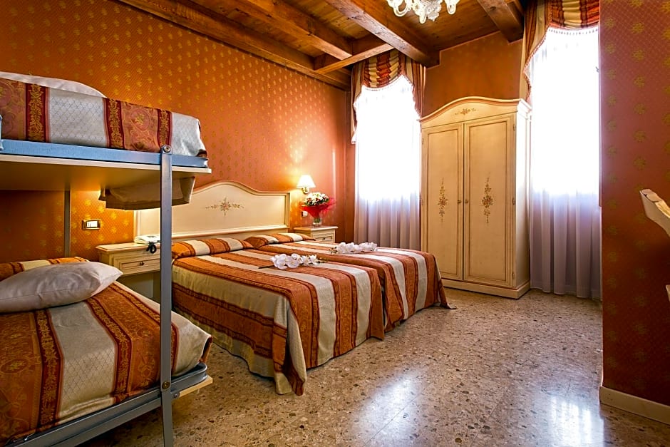 Hotel Conterie