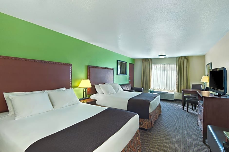 Oxford Suites Hermiston