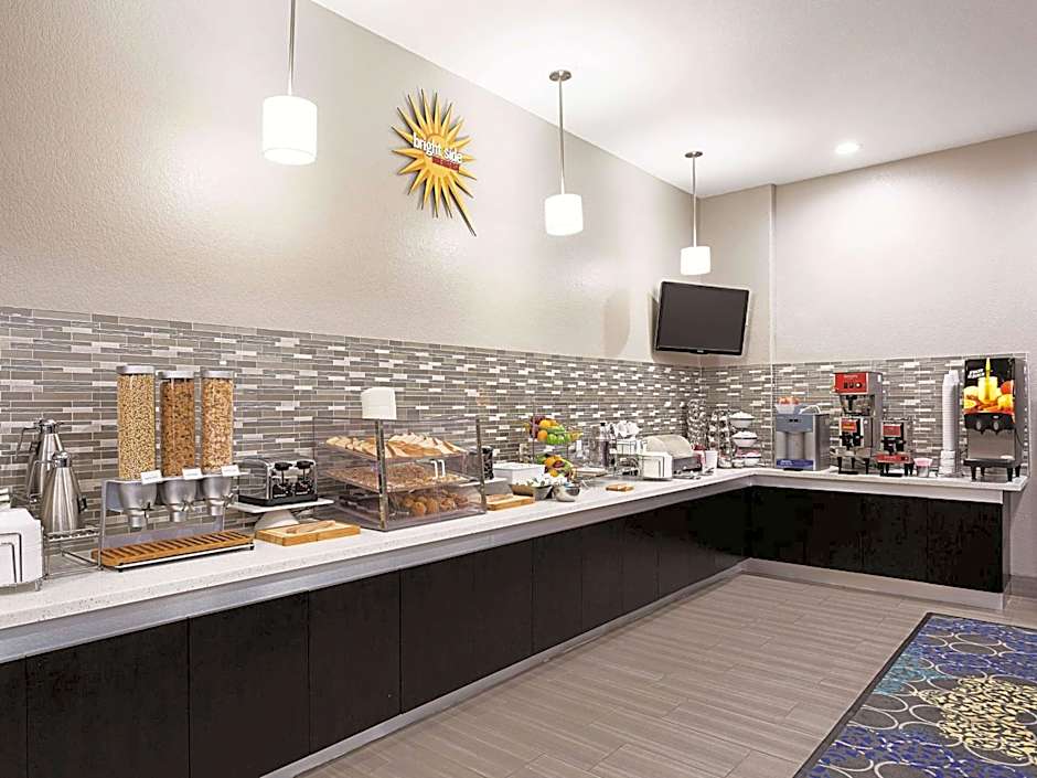 La Quinta Inn & Suites by Wyndham San Antonio Northwest