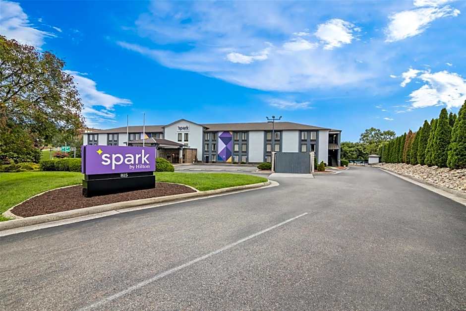 Spark by Hilton Roanoke Civic Center