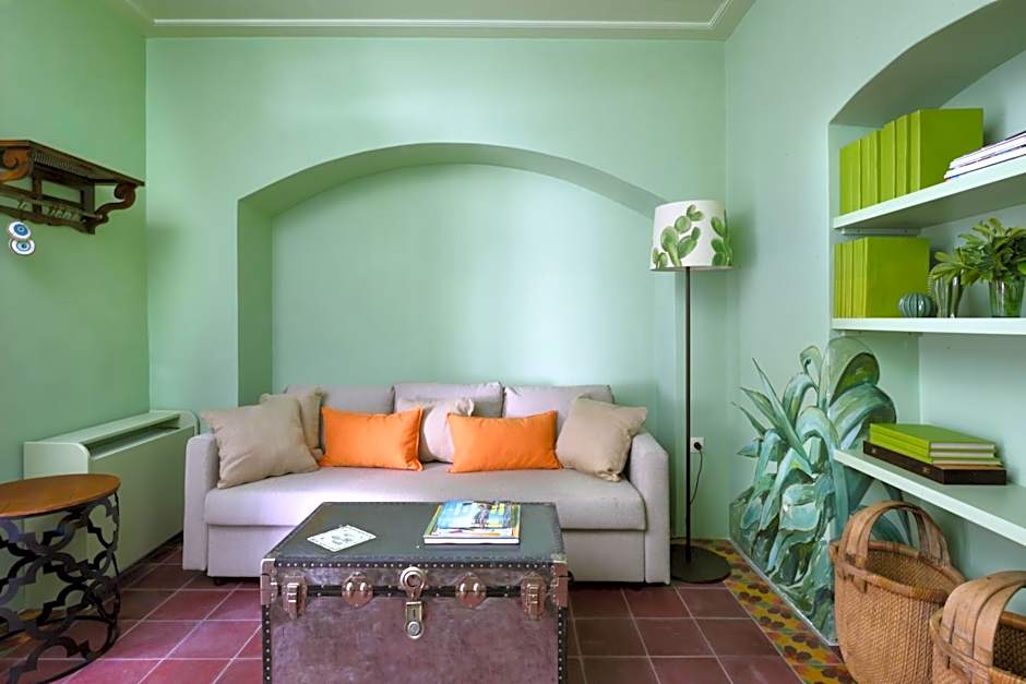 Cactus Hydra - Art Apartments