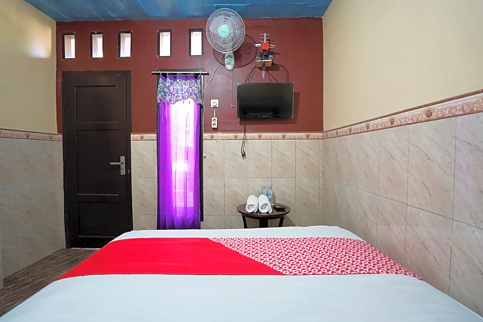 OYO 927 Carina Hotel