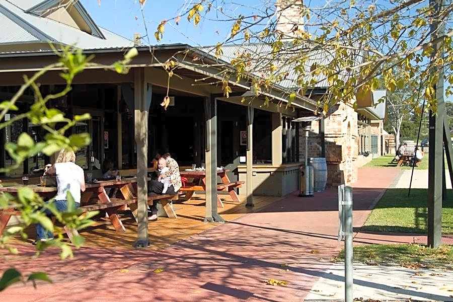 Potters Hotel & Brewery