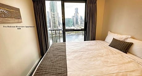 Two Bedroom Riverview Apartment - Riverside Tower