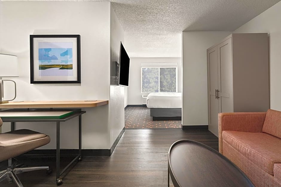 Holiday Inn & Suites Bothell an IHG Hotel