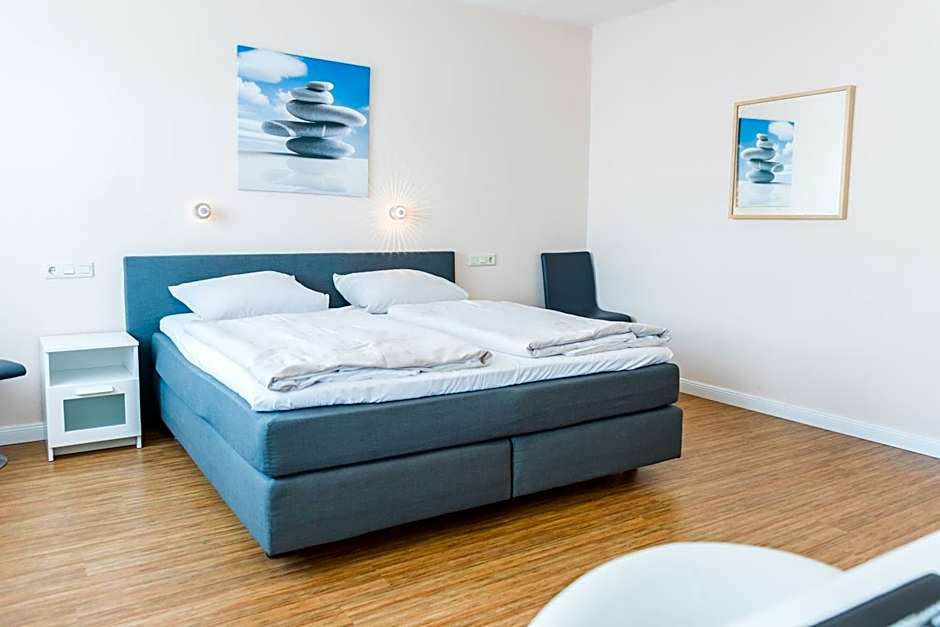 Schäfers Hotel, Self-Check-in, Cafe und Bäcker am Hotel