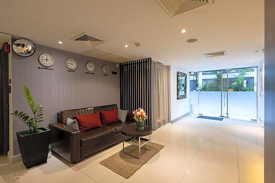 24 Inn at BTS Phrom Phong