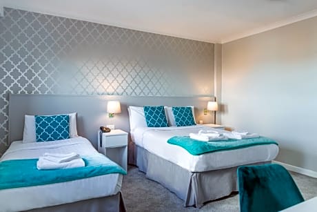 Family Room with 1 Double and 1 Single Bed - Non-Smoking