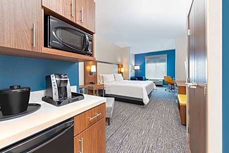 1 King Bed Suite Communication Accessible