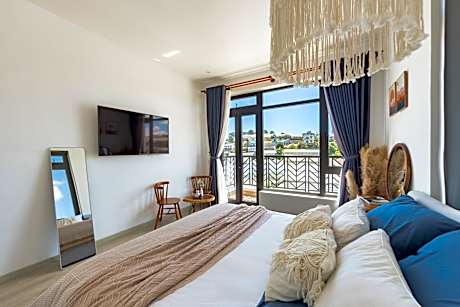 Boho Boutique Dalat - Romantic Light Valley View