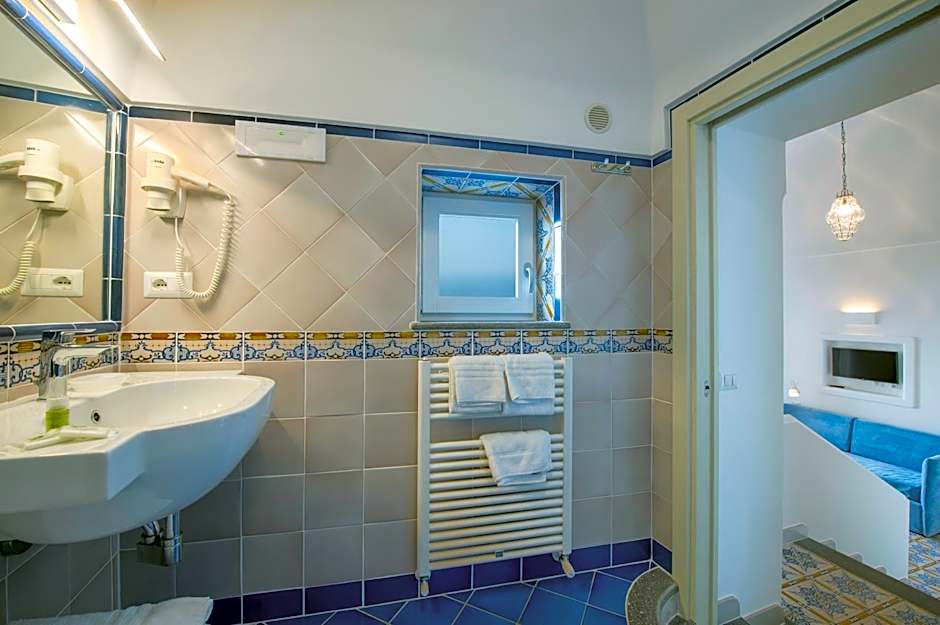 Albadamare Boutique Hotel