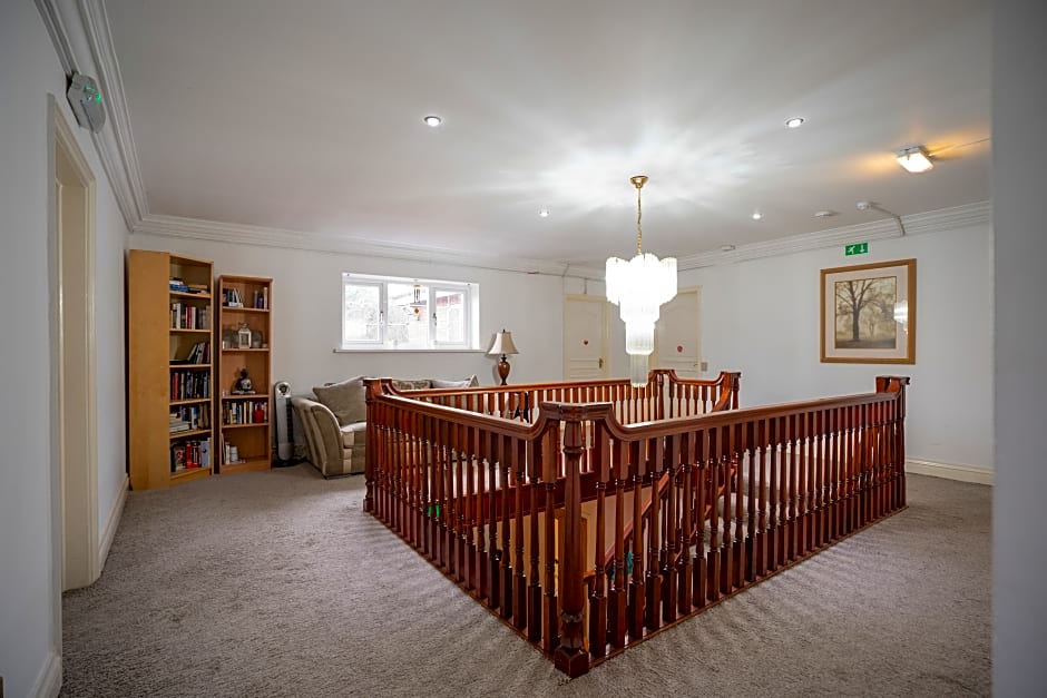 Oakcroft Guest House Manchester Airport