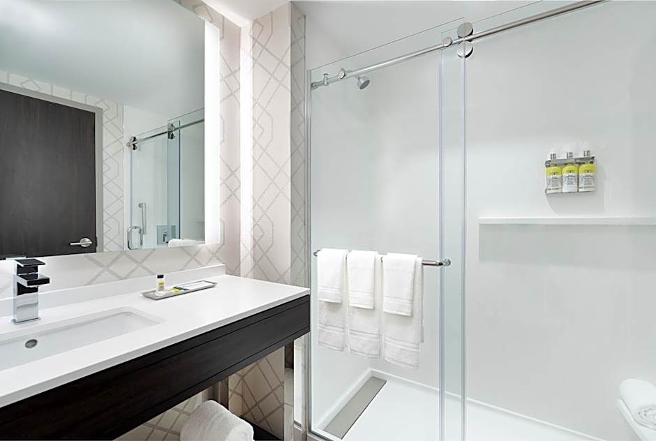 Holiday Inn Boston Logan Airport - Chelsea By IHG