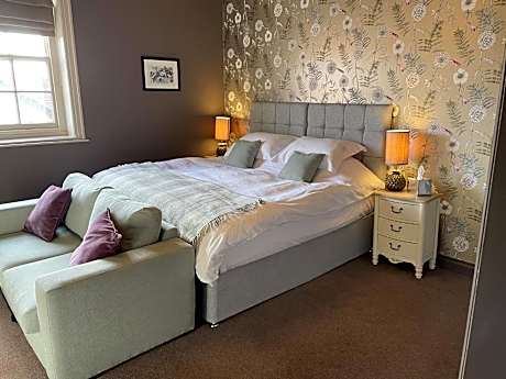 Premium Quadruple Room