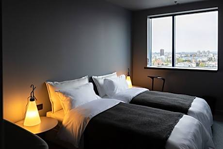 Monochrome Room Single Use